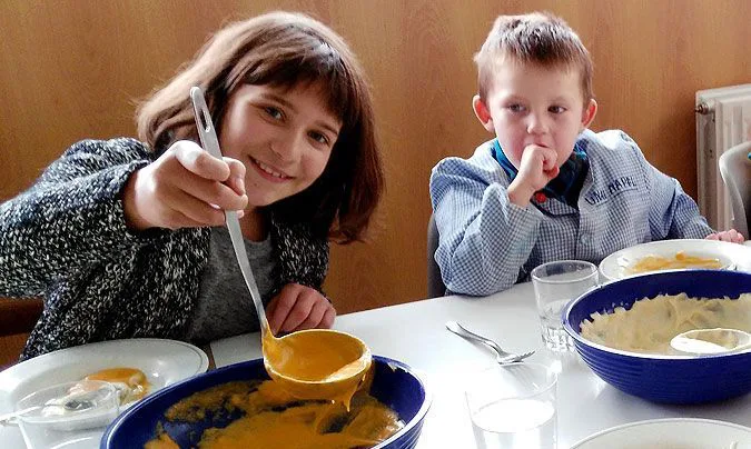 5 ideas fáciles para reducir el despilfarro alimentario en comedores escolares