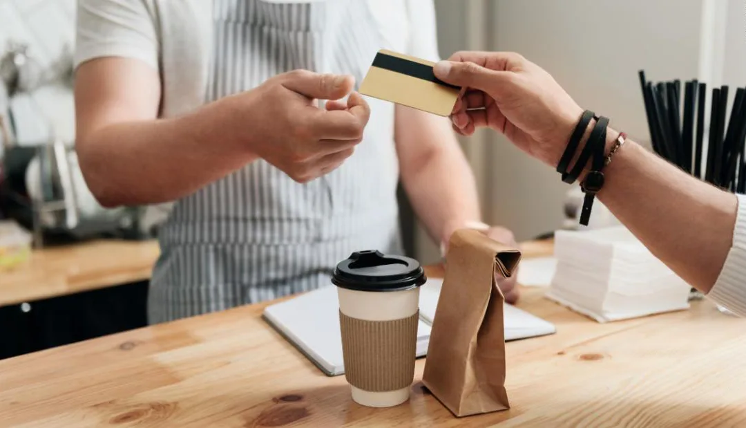 Los restaurantes de California podrán añadir un suplemento del 1% para hacer frente al cambio climático