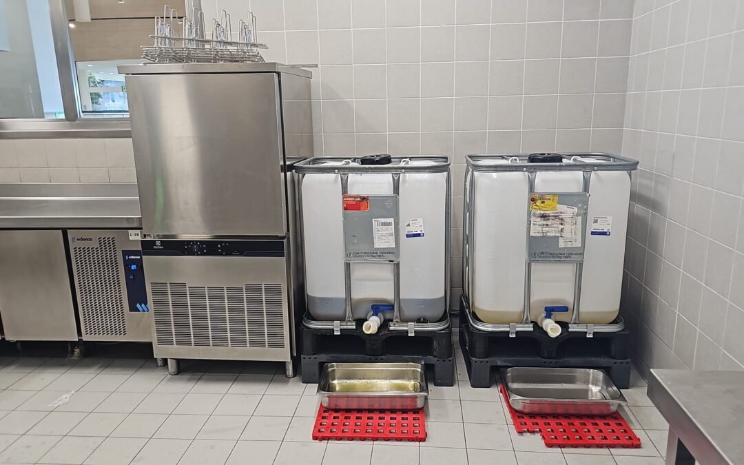 Contenedores IBC para aceite en restauración colectiva: 7.488€ de ahorro real y un modelo replicable al envase retornable